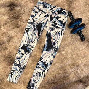 Fabletics abstract patterned Leggings, size S, EUC/NWOT